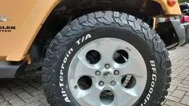 Jeep Wrangler Sahara 3.6 2014 Bensin