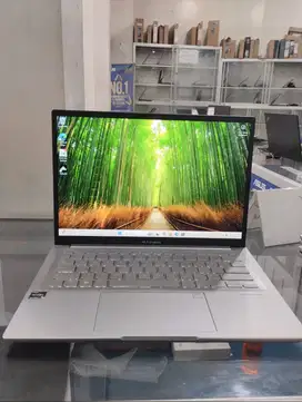 ASUS VIVOBOOK M1403QA - AMD RYZEN 55600H - RAM 16 GB - SSD 512 GB - La