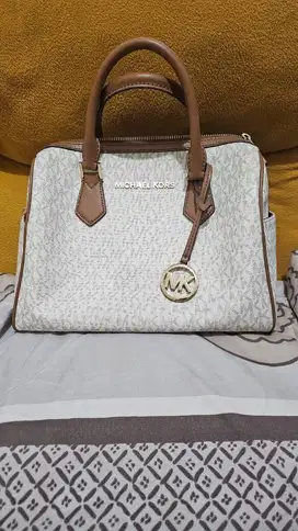 Tas Brand MK kondisi mulus
