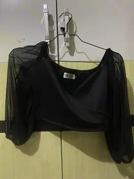 Atasan crop lucu