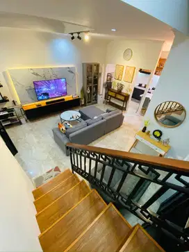 Rumah 2 lt  siap huni di Modernland
