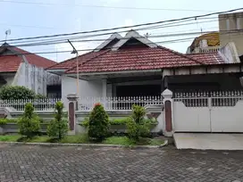 Manyar Siap Huni Akses Mudah Row 2 Mobil Strategis