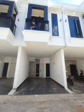 rumah mewah siap huni 3 lantai di Rawasari jakarta pusat