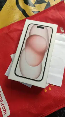iPhone 15 pink 128 GB