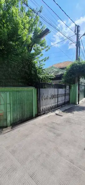 Rumah tinggal sejuk, posisi strategis dibelakang sdn inpres pulogebang