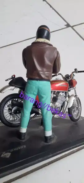 Pajangan figur unik