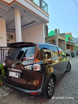 Sienta V 1.5 M/T 2016 (Manual)