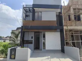 Rumah 2 lantai di sawangan dekat halte busway