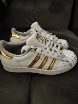Sepatu Adidas superstar size 36,5