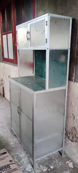 Rak dapur penyimpanan peralatan alat makan