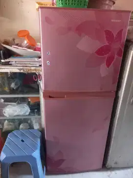 Kulkas Sharp 2 pintu kulkas &freezer