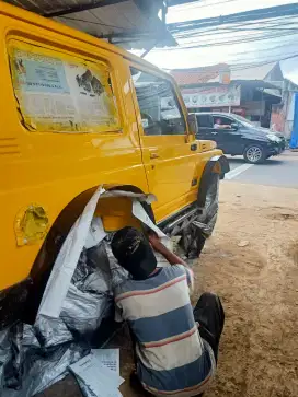 Di cari mekanik yang mengerti mobil Jeep atau berpengalaman