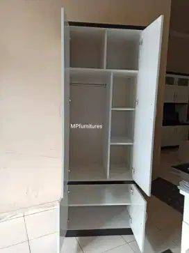 Lemari baju kecil dua pintu swing