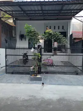 Rumah 1,5 Lantai Sudah Renov Tinggi Dari Jalan di Kelapa Gading JakUt