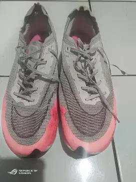 Sepatu running Nike zomX Vaporfly