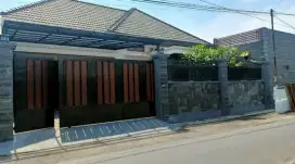 Dijual Rumah + Kolam Renang Sumber Solo