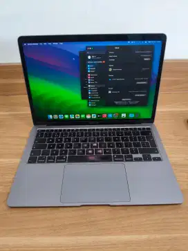 Macbook Air 13 2020 Retina i7 Second Garansi