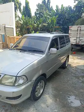 Toyota Kijang 2004 Bensin