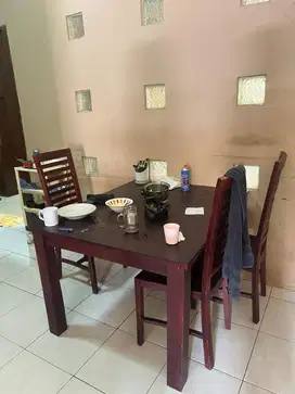 MEJA MAKAN SAN KURSI JATI SATU SET