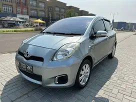 Toyota Yaris J automatic 2012 Silver Facelift