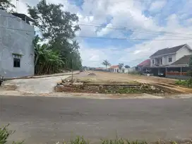 Tanah Dekat SD Model dan Stadion Maguwoharjo