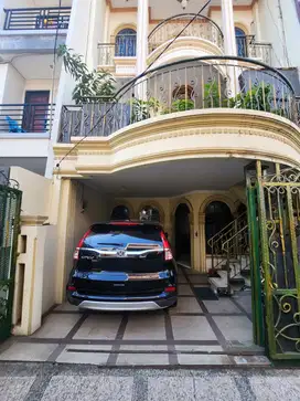 Rumah 4 Lantai Dekat JIS di Sunter Garden Jakarta Utara