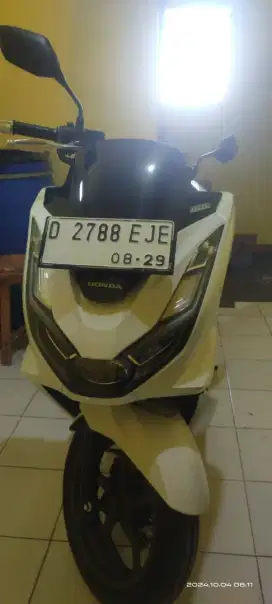 Honda PCX 150 putih