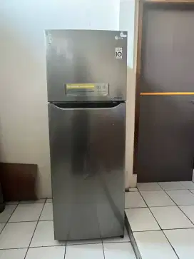 Kulkas merk LG. 2 pintu