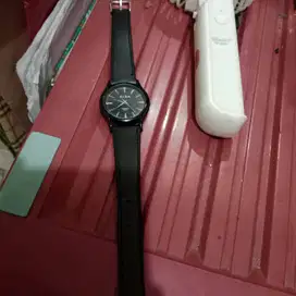 Jam tangan kecil hitam