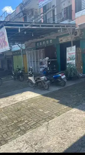 Dijual ruko tapi sudah disewa jadi ada pemasukan yang beli ruko