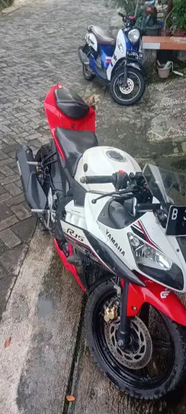 Dijual R15 V2 tahun 2016
