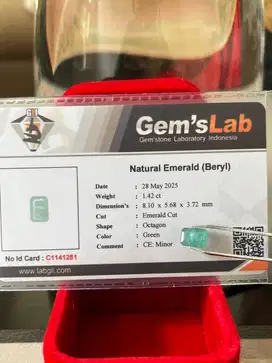 Batu Emerald Natural (Zamrud)