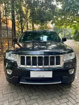 Jeep Grand Cherokee 5.7 v8 4x4 hemi 2012 hitam black grandcherokee rse