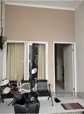 Rumah 2 Lantai Lokasi Strategis Di Villa Tengerang Indah S7773