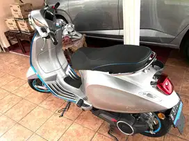 Dijual Piaggio Vespa Elettrica (listrik) tahun 2024 very low KM