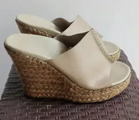 Sandal Wanita High heel Wedges Preloved.