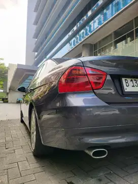 BMW 320i 2008 Bensin