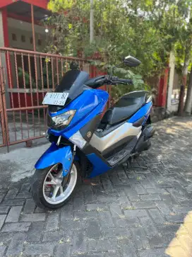 Yamaha nmax 2018 biru