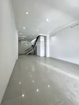 Ruko 4 Lantai Area Komersial Cocok Untuk Usaha Di Galur R2179