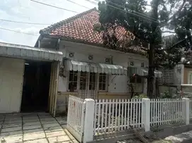 (FAST SALE) RUMAH LAMA JALAN NANGKA, BANDUNG, PUSAT KOTA & STRATEGIS