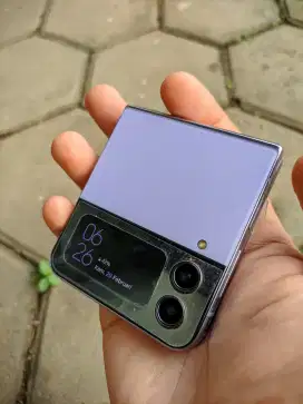 Handphone Samsung Galaxy Z Flip 4 8/256 Purple Indonesia