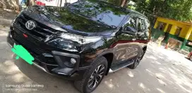 Toyota fortuner trd 2017.