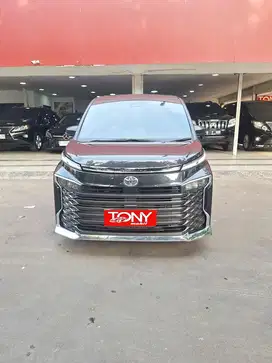Toyota New Voxy 2.0 AT 2022 Hitam