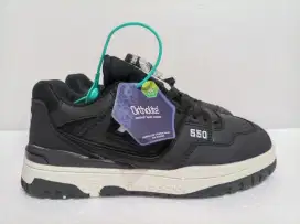 NB 550 Black White