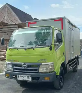 HINO DUTRO 110 SDL ENGKEL LONG BOX 2013