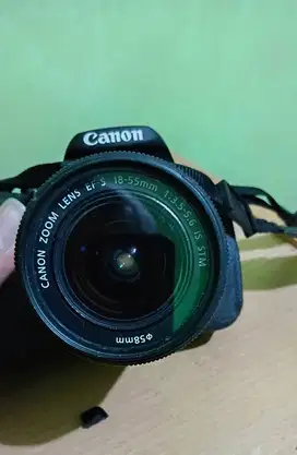 DIJUAL KAMERA CANON EOS 700D