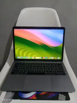 MacBook Air 2019 i5