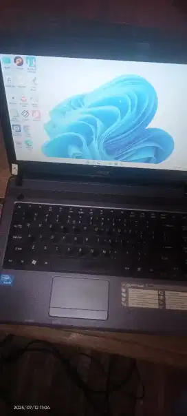 Laptop acer 4349 intel corei3 normal siap pakai.