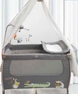 TEMPAT TIDUR BAYI MERK BABY DOES
