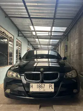 Mobil BMW 320i E90 2006 Hitam Bekas